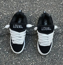 Tênis lokal tag preto branco refletivo prata