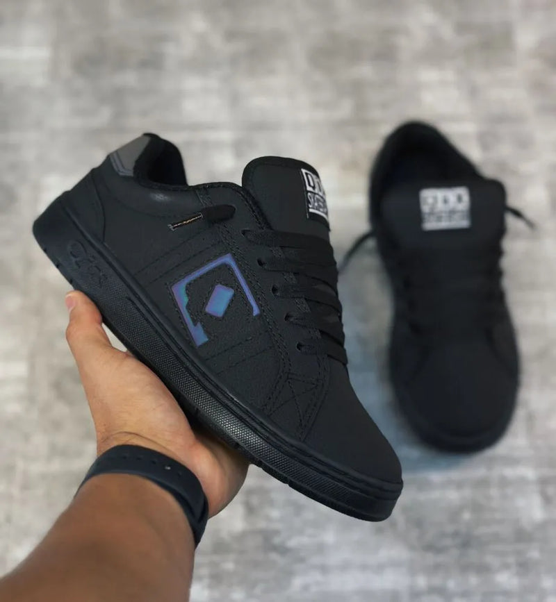 Tênis qix combat masc preto/preto furtacor 0079